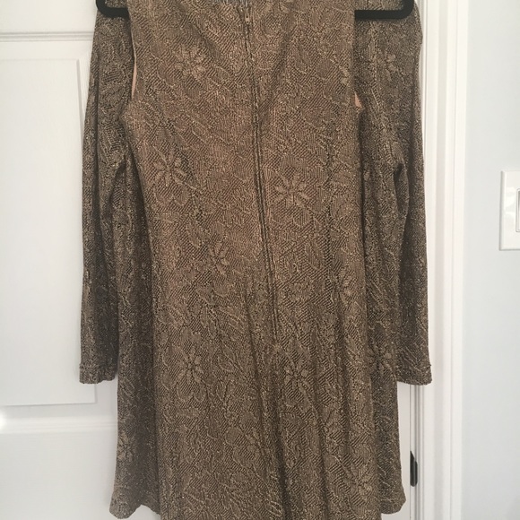 Formal Dress - Picture 2 of 4